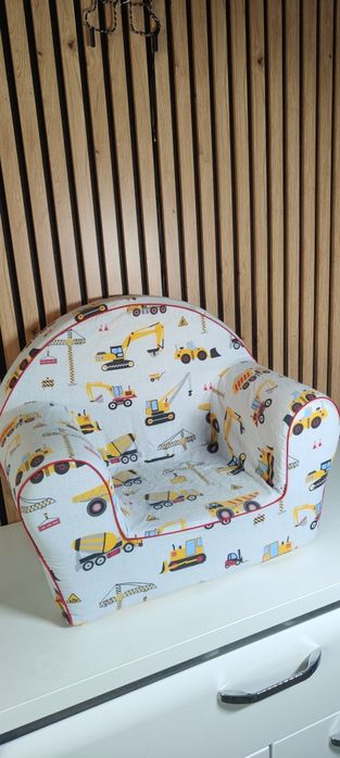 Fotelik z pianki - 30 zł