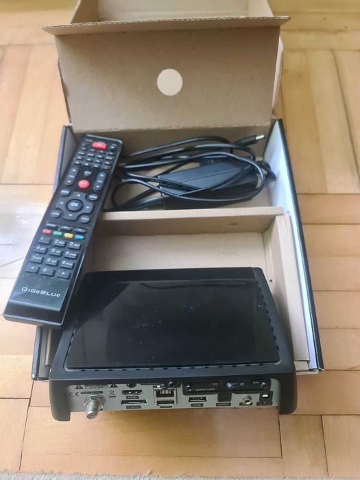 Tuner dekoder Gigablue X1 satelitarny OpenATV