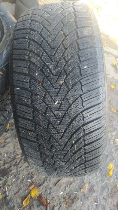 Резина R18 /255/45 зима новая