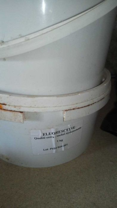 Fluorescine e naphtionate de sodio para Deteção de fugas