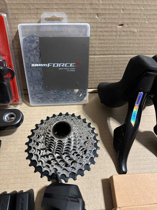 У продажу новий комплект трансмісії Sram Force D2 AXS 12s