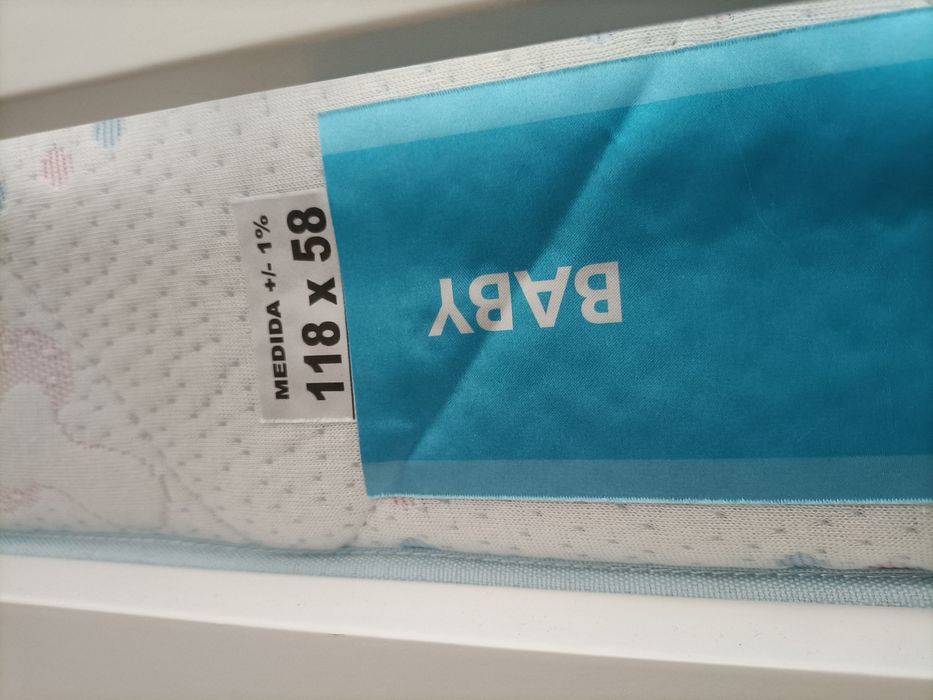 Cama em madeira para criança