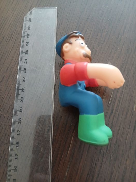 Figurka rolnik w berecie