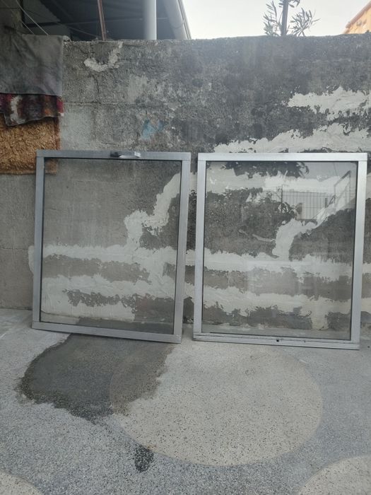 Vendo conjunto de janelas de correr  em alumínio com vidros