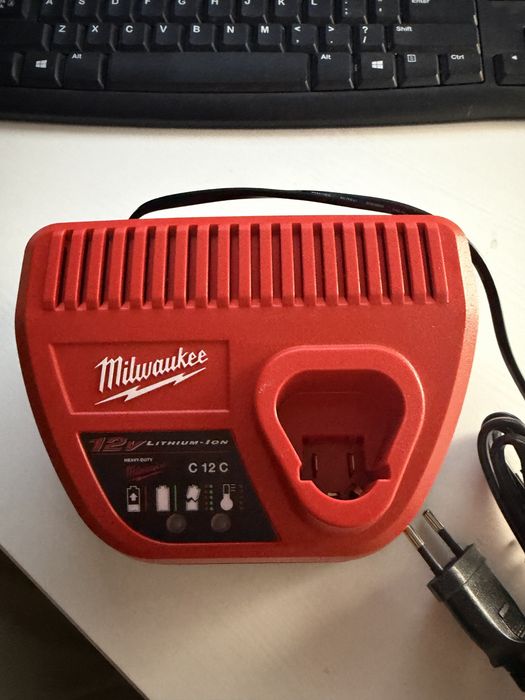 Milwaukee C12C Ładowarka M12 Oryginał 12V