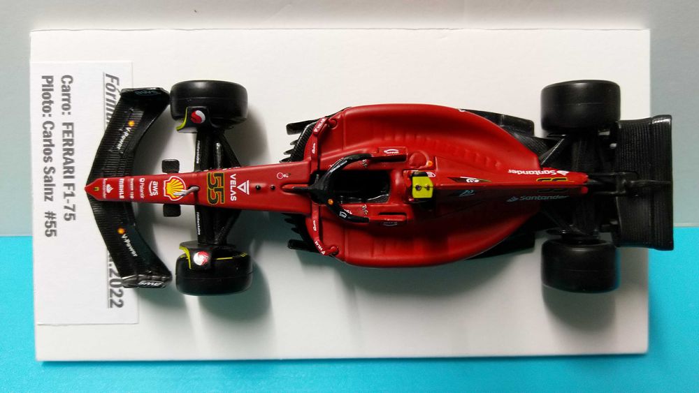 Ferrari F1-75 #55 C. Sainz - Mundial Fórmula 1 2022 - Miniatura Bburago na escala 1/43