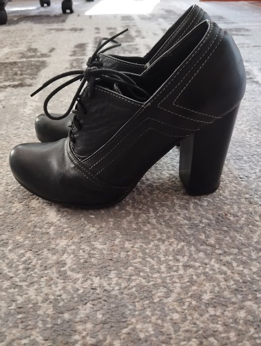 Продам жіночі шкіряні туфлі