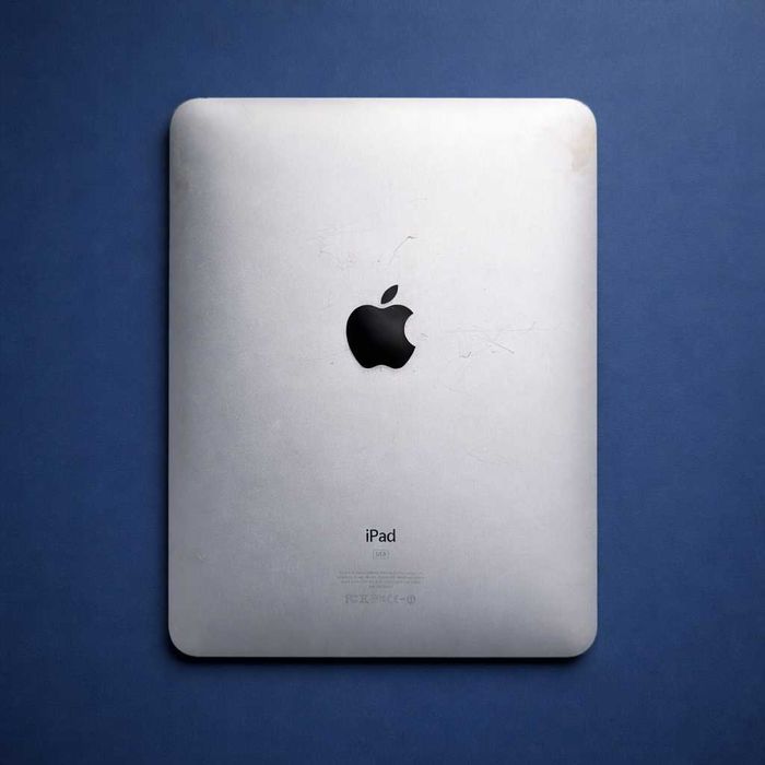 Apple iPad 1. Generacji (1G) | Sprawny | Zestaw: Ładowarka + Etui