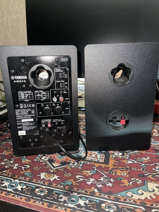 Студийные мониторы YAMAHA HS4