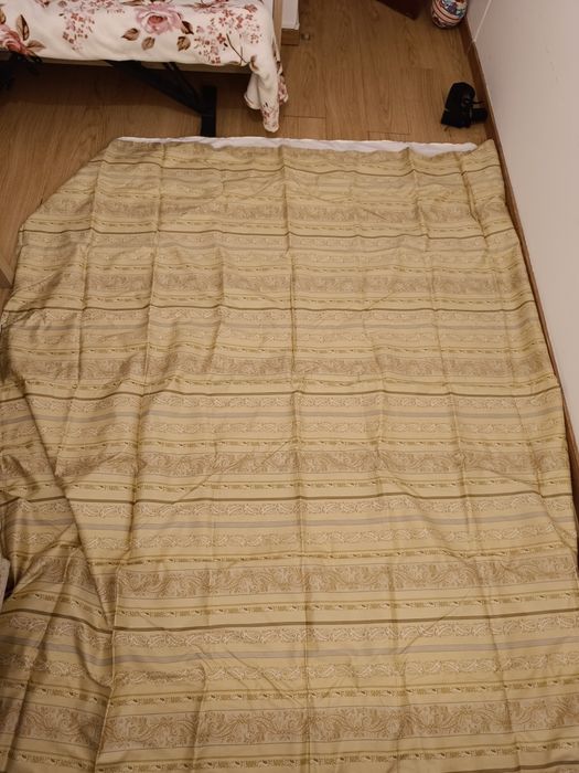 Conjunto de Lençóis de Cama de Casal – Padrão Clássico/Damasco [Novo / Como Novo]