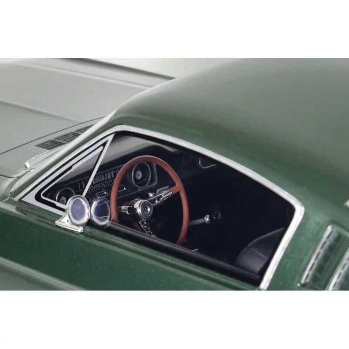 ford mustang fastback 1:12 G079 Otto