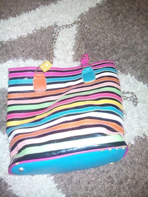 Жіноча, ярка, літня сумочка