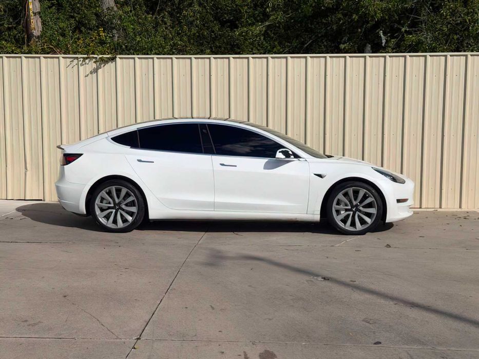 Tesla Model 3 Performance      2020