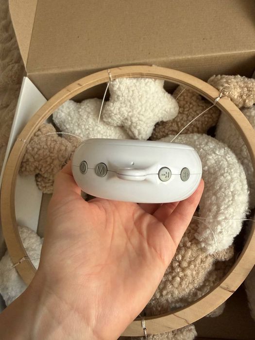 Продам дитячий музичний мобіль