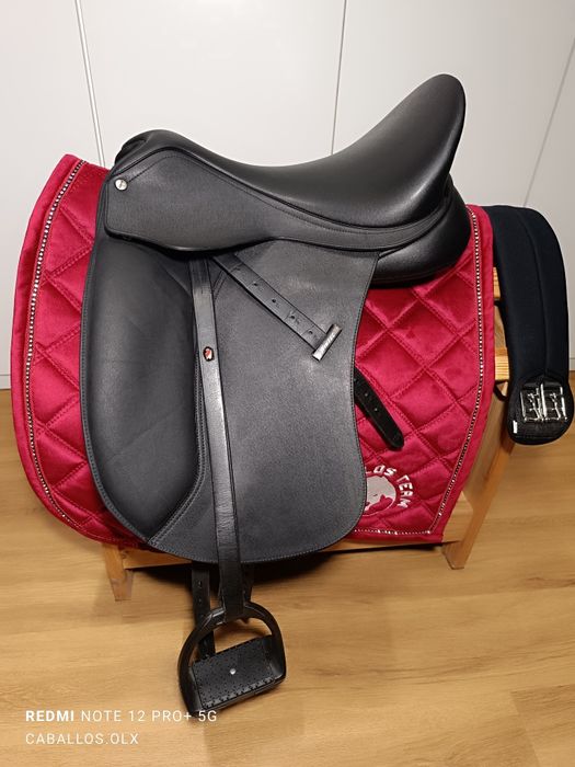 17 cali Wintec 500 ujeżdżeniowe siodło wymienne łęki Id.240 perforac