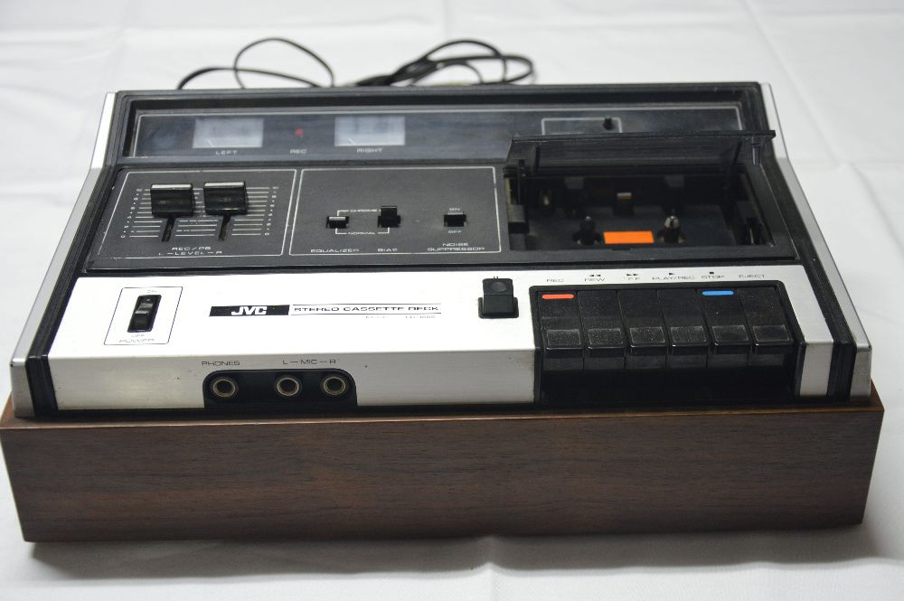 Deck de cassetes JVC (Muito Raro)