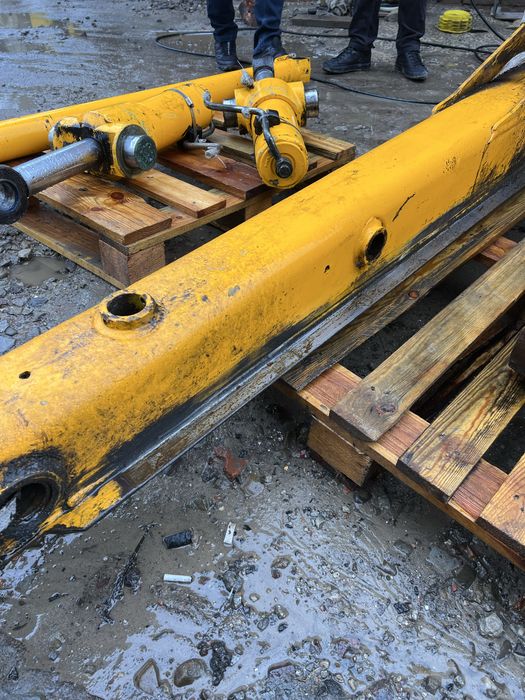 Стріла, циліндри, ковш jcb 3 cx