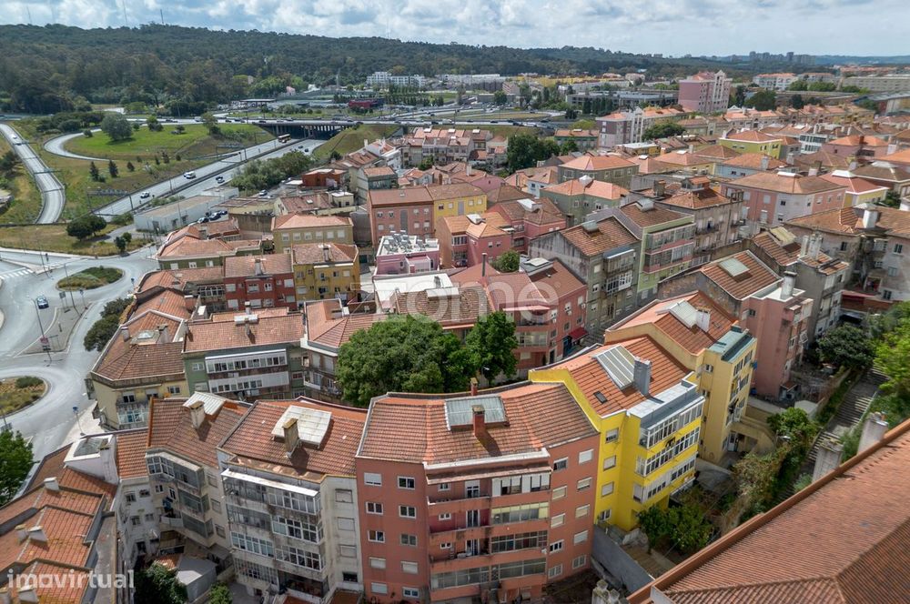 T2 Renovado | Buraca | Pronto a Habitar