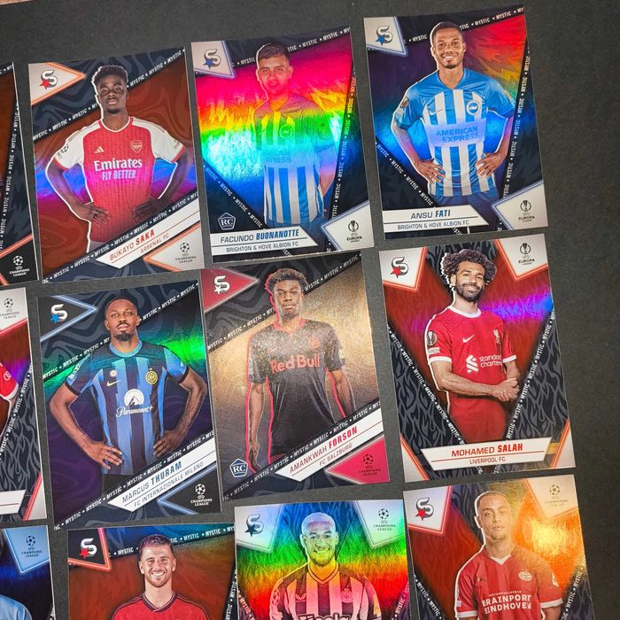 Cartas Mystic Topps Superstars 2024