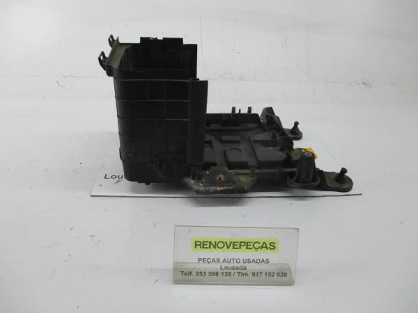 Base / caixa da bateria VOLKSWAGEN Caddy III (2K, 2C)
