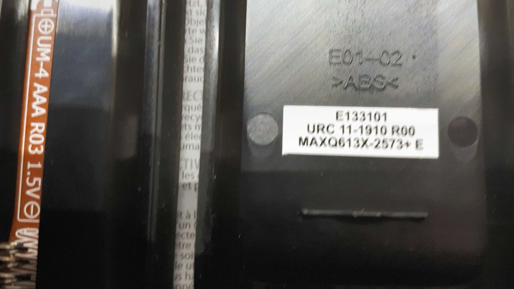 Universal Remote Control, Samsung, and NOS64738832094595123