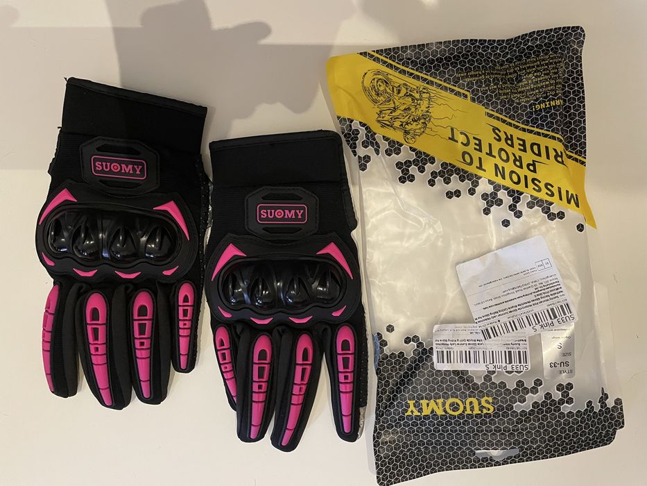 Luvas Suomy tamanho S com proteções nos dedos