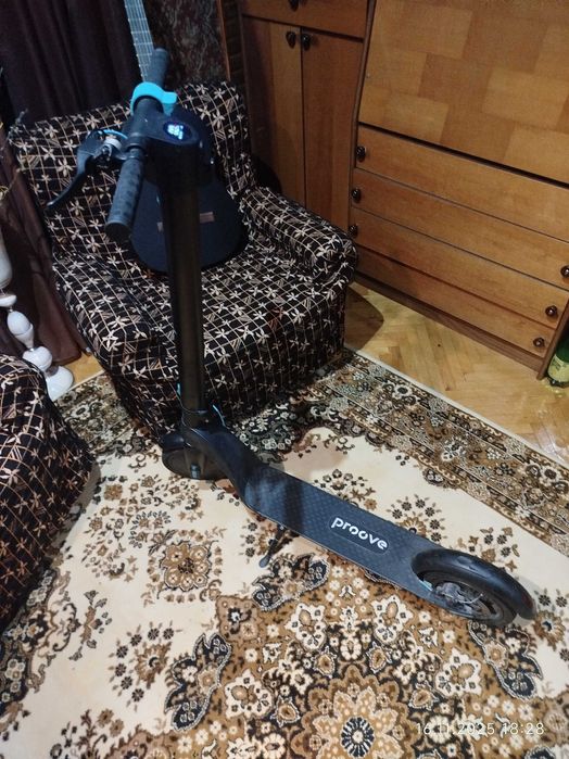 Електросамокат Proove