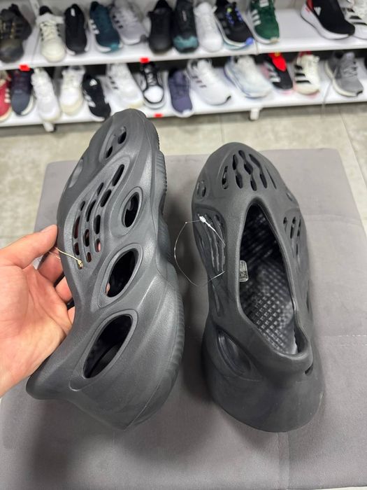 ОРИГІНАЛ 100% Кросівки Тапочки чоловічі Adidas Yeezy Foam Runner Black HP8739 46