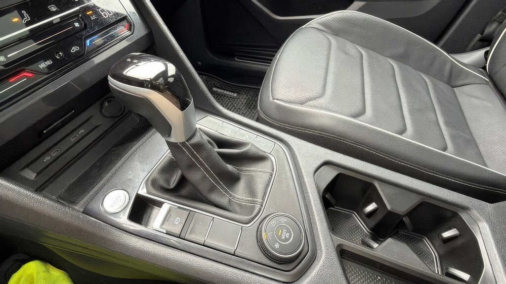 Volkswagen Tiguan SEL R-Line 4Motion      2024