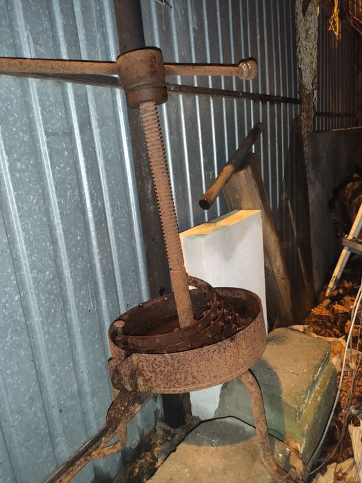 Пресс для вина, винограда, сока.