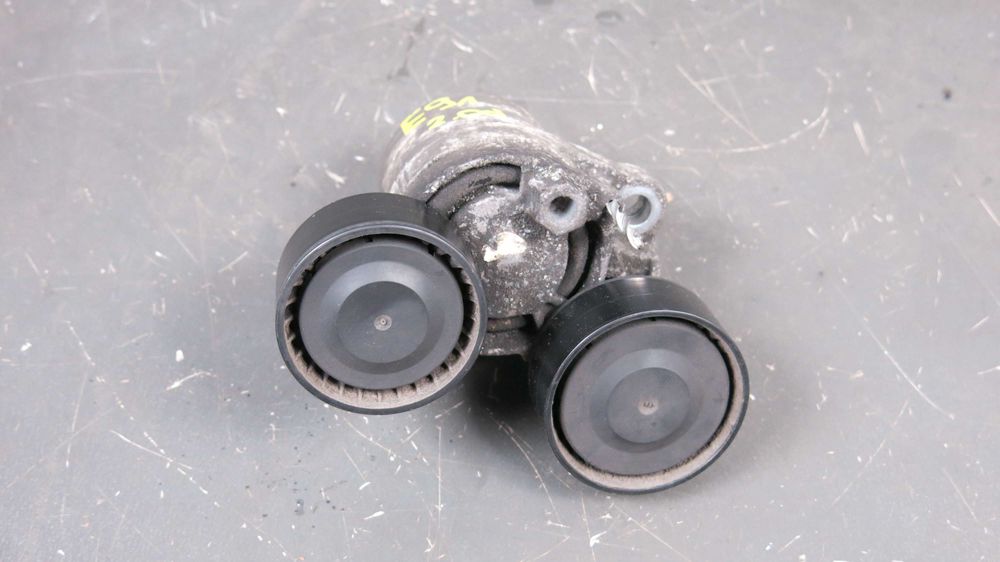 BMW 3 E90 E91 2.0d N47 napinacz paska rolka