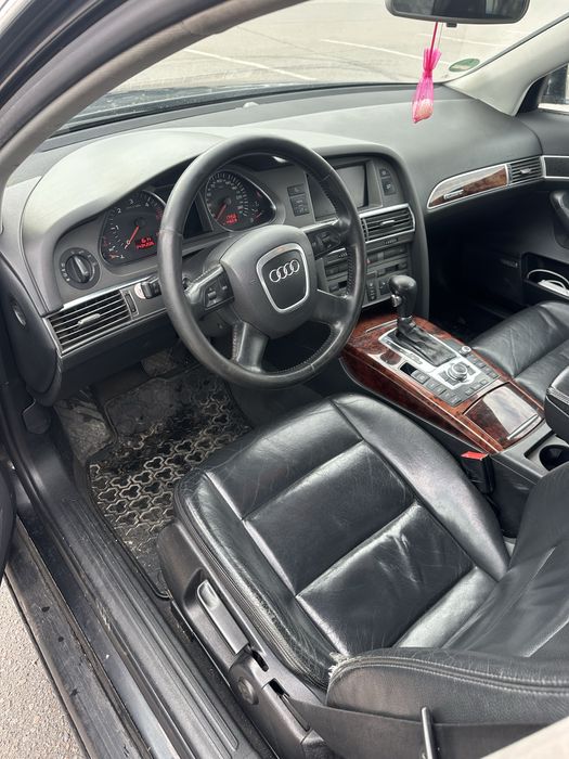 Свіжо пригнана Audi A6C6