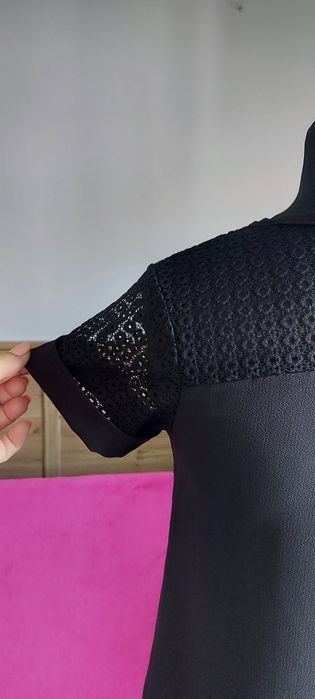 Czarna bluzka, elegancka, koronka, plisy wzdłuż bluzki,