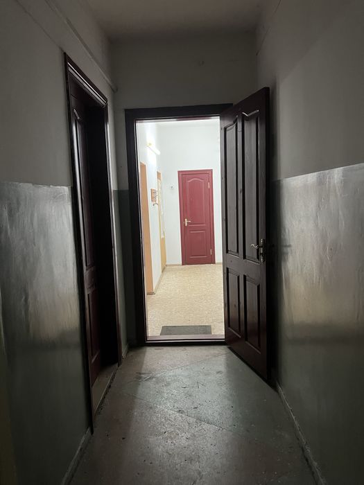 Оренда 2 приміщ.: 30.4 м. кв./12.9 м.кв., Центр, вул. Відінська, 40А,