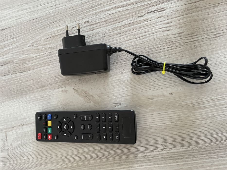 Tuner cyfrowy satelitarny opticum ax 300 plus dvb-s/s2