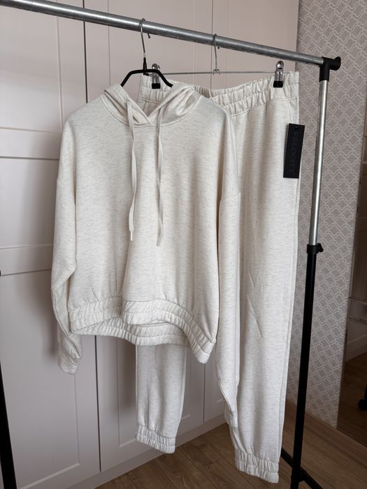 Костюм меланж, на флісі, М, новий