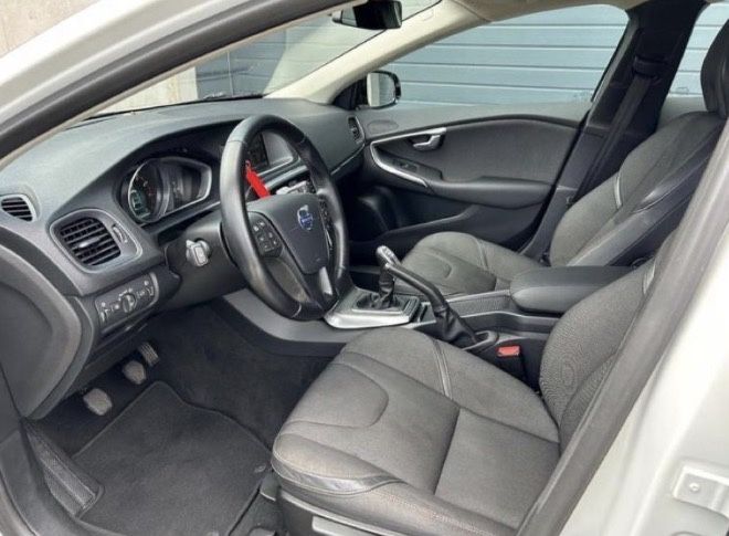 Volvo v40 1.6 t4 cross country