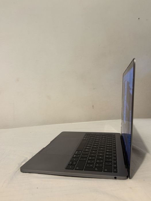 MacBook Pro 13” 2017 i5 8GB 128GB + carregador