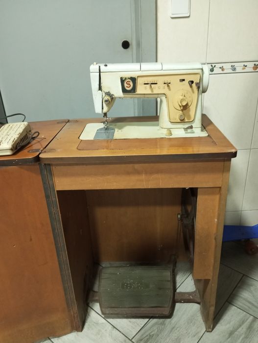 Máquina de costura Singer