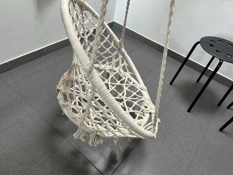 Krzesło wiszące typu bocianie gniazdo plus dea taborety ikea MARIUS