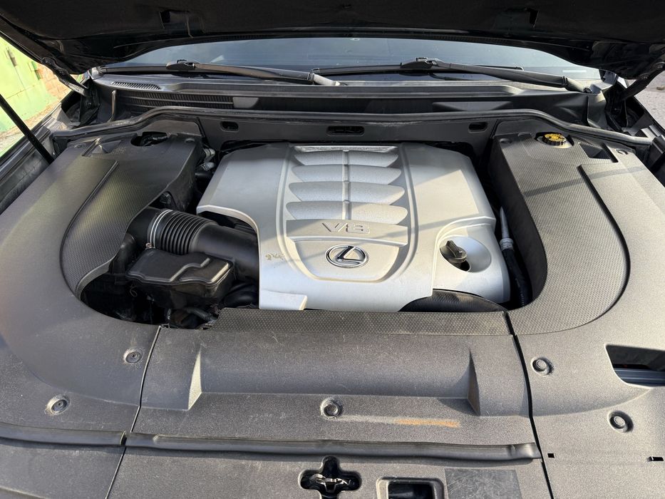 Lexus LX570 2008 года