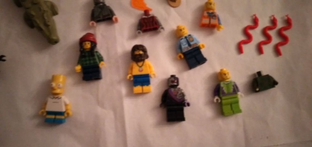 Bonecos Lego + Peças Lego (850g) + 10 Manuais Lego
