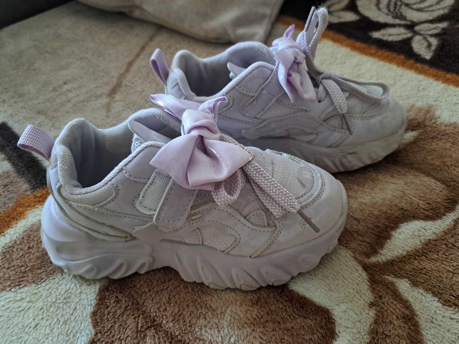 Кросівки для дівчинки