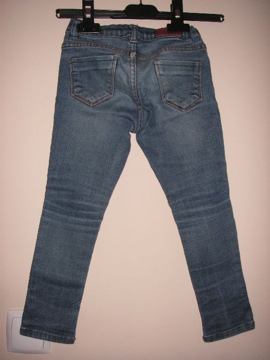 Jeans Zara T3/4 e Sweat Made With Love T/4