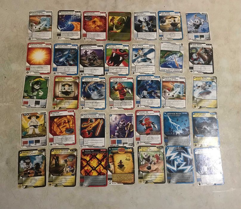 Продам карточки Ninjago 35шт. и Барни 117шт.