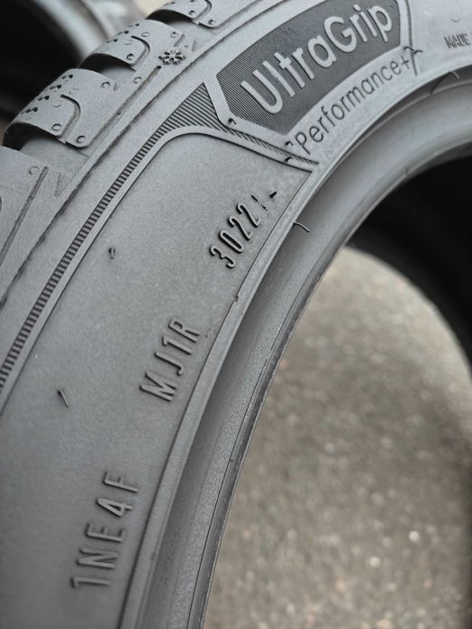 ПАРА 2ШТ R18 225 45 RunFlat GoodYear UltraGrip зимові шини з BMW