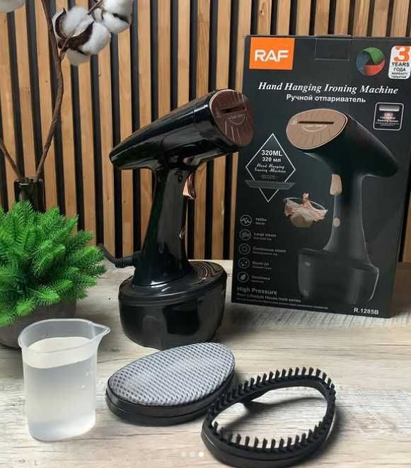 Вертикальный ручной отпариватель RAF R.1285W с функцией дезинфекции