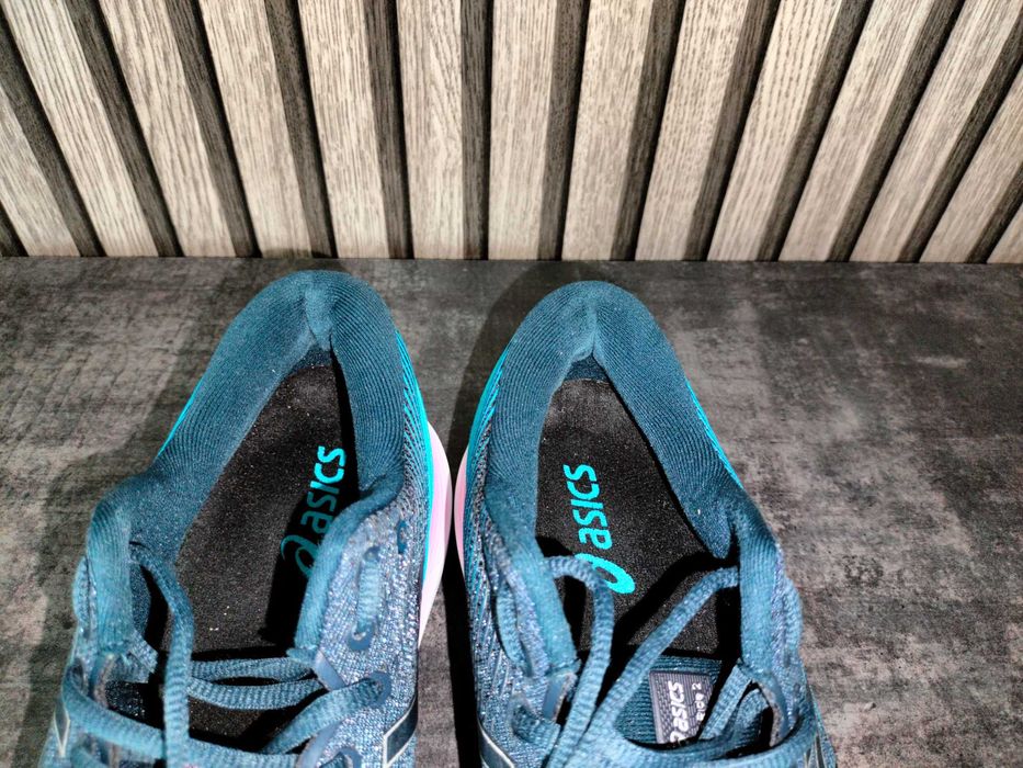 Бігові кросівки asics glideride 2. розмір 40,5