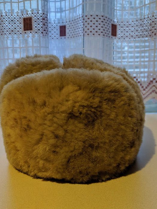 Шапка из натуральной овчины. Новая.
