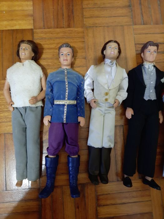 Lote de 15 Barbies, Anita, 4 Kens, X-Man